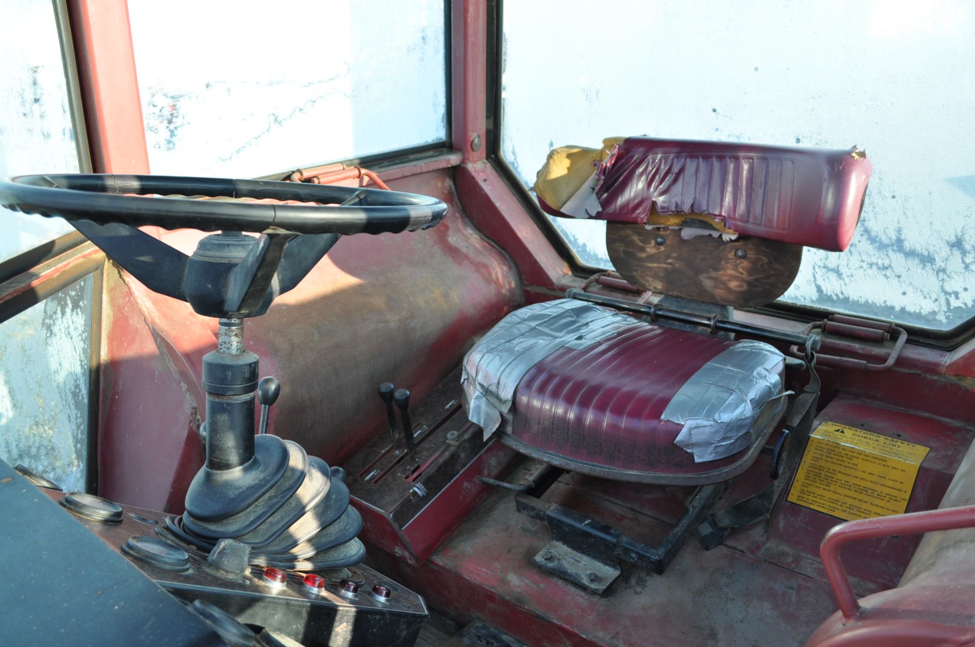 White 2-105 Field Boss tractor, 18.4-38 duals, 11L-15 front, diesel, over/under, 2 hyd remotes - Image 16 of 19