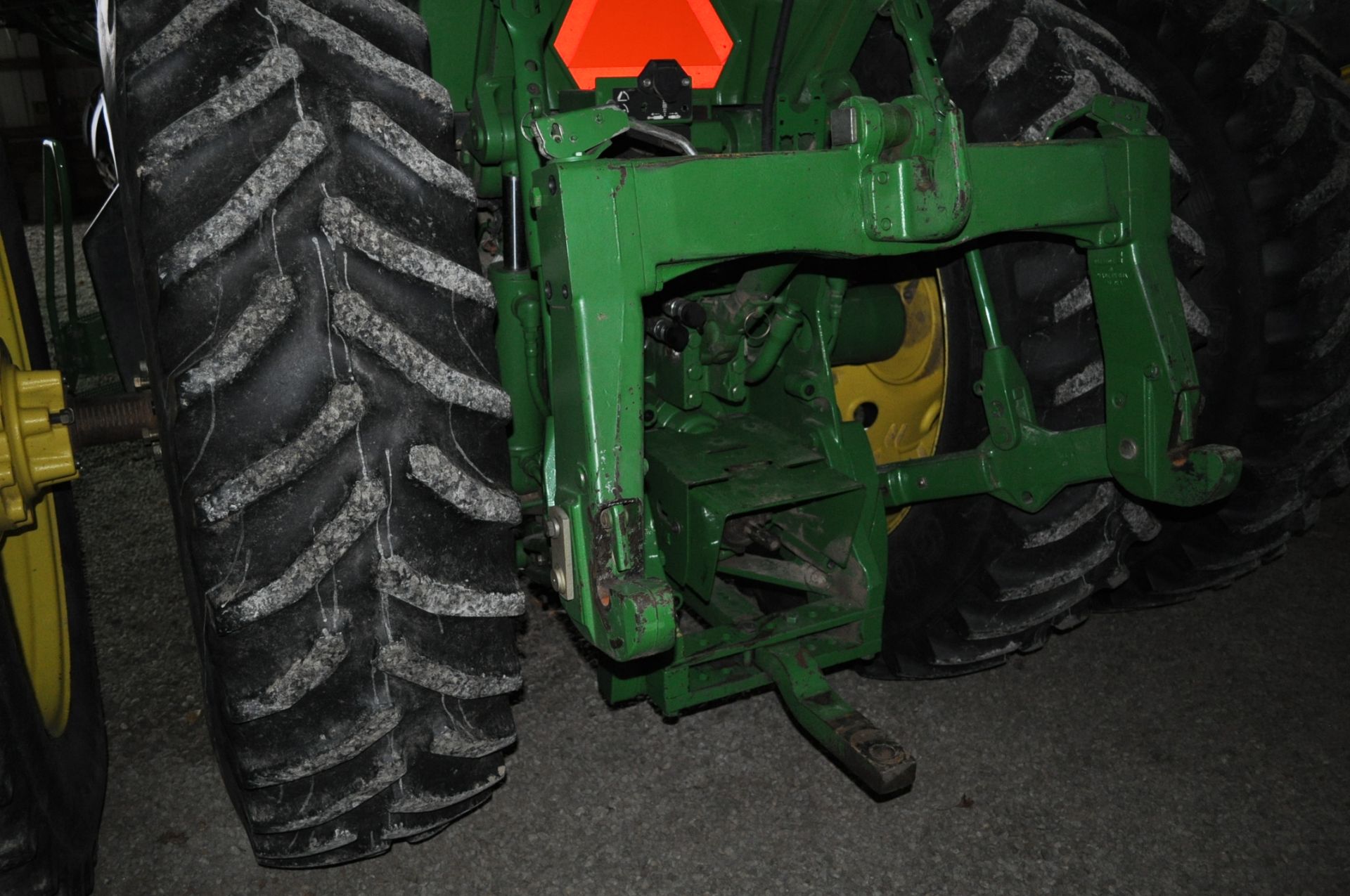 John Deere 8100 MFWD tractor, 18.4 R 46 duals, 14.9 R 34 front, PS, 4 hyd remotes, PTO, 3 pt - Image 12 of 19