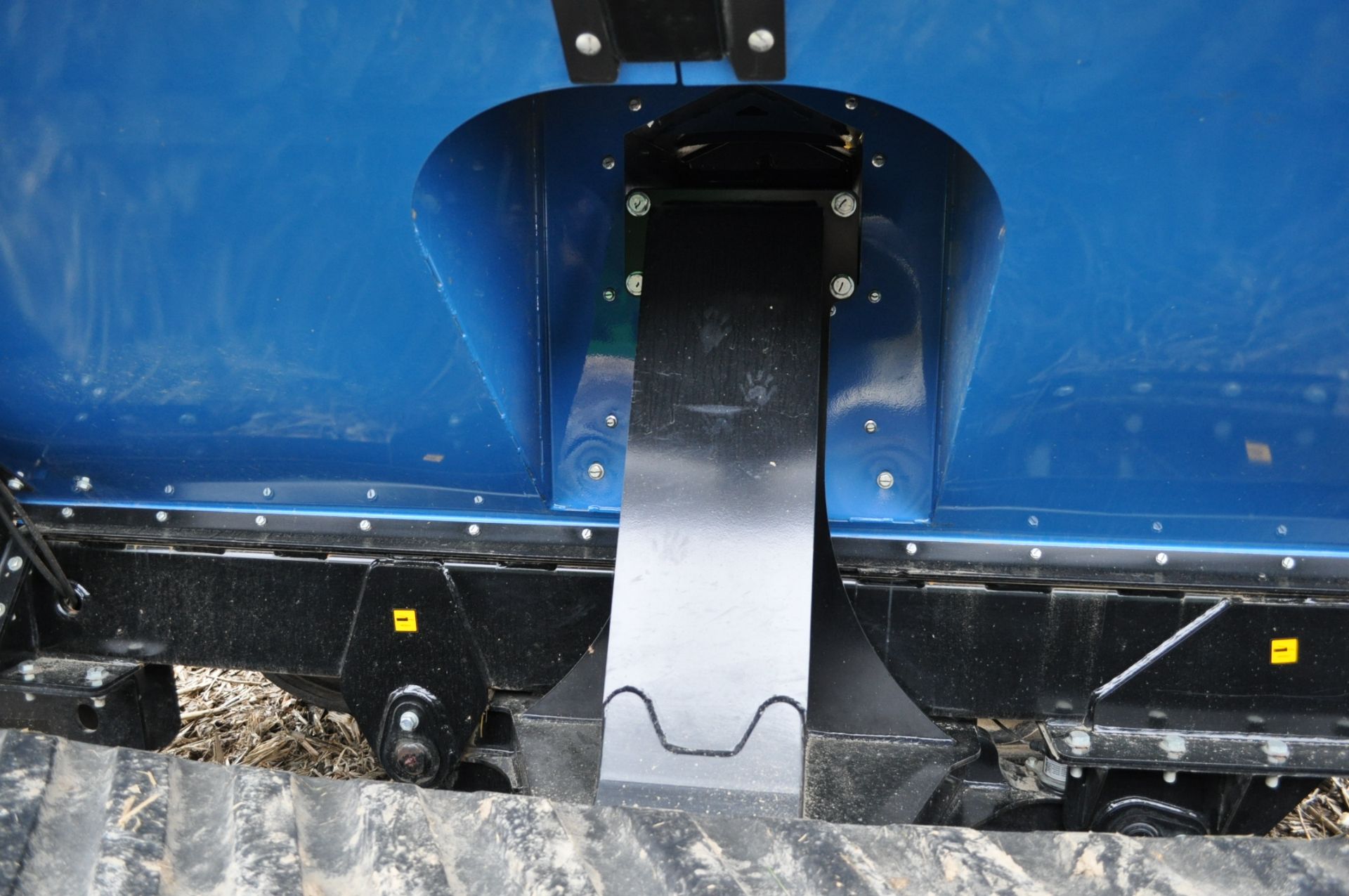 Kinze 1100 grain cart, 36” wide tracks, hyd spout, scales, roll tarp, sight windows - Image 10 of 28