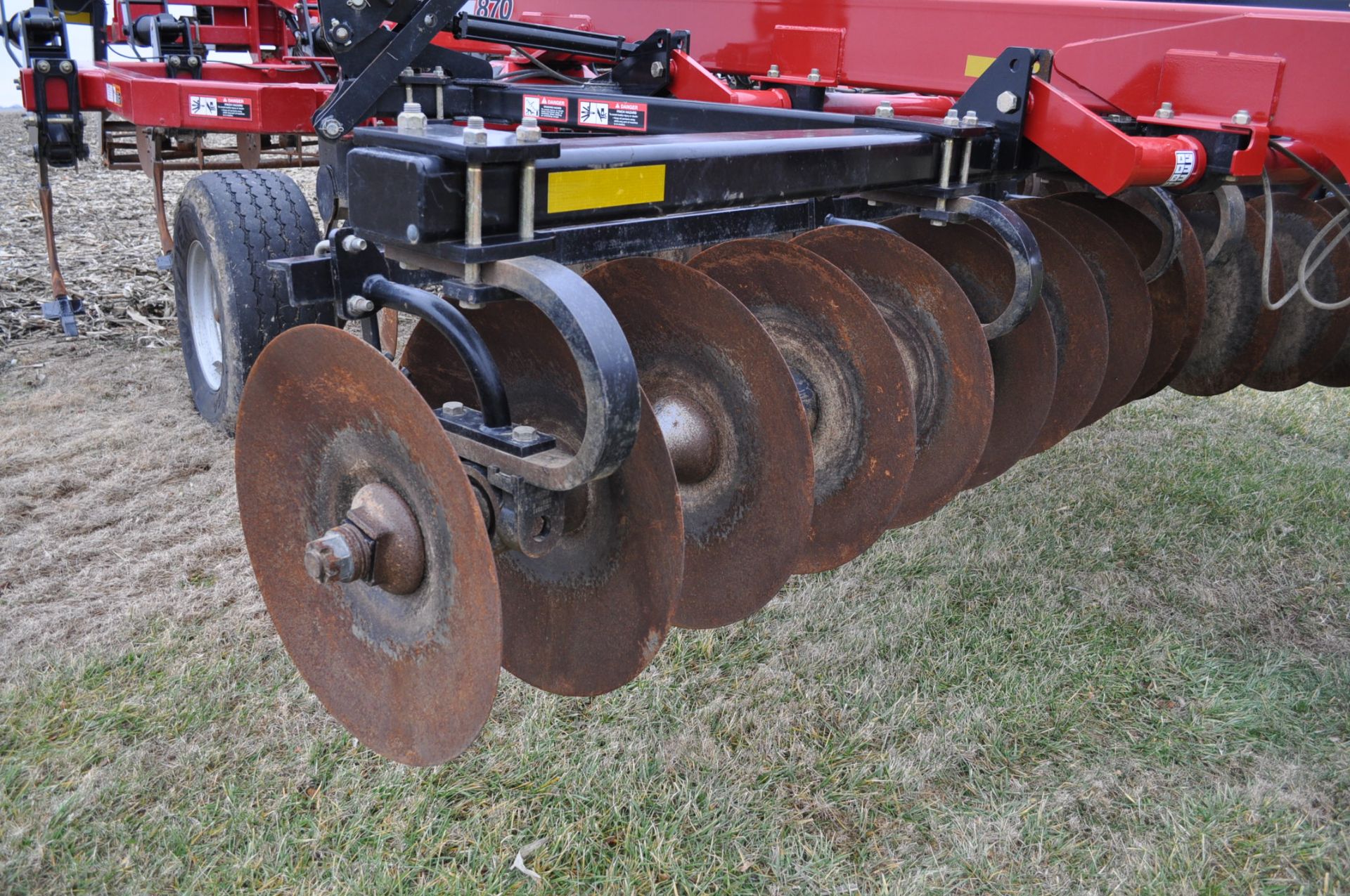 Case IH 870 Ecolo-Tiger disc ripper, 9-shank, hyd fold disc & rear gang, disc levelers w/ rolling - Image 12 of 12