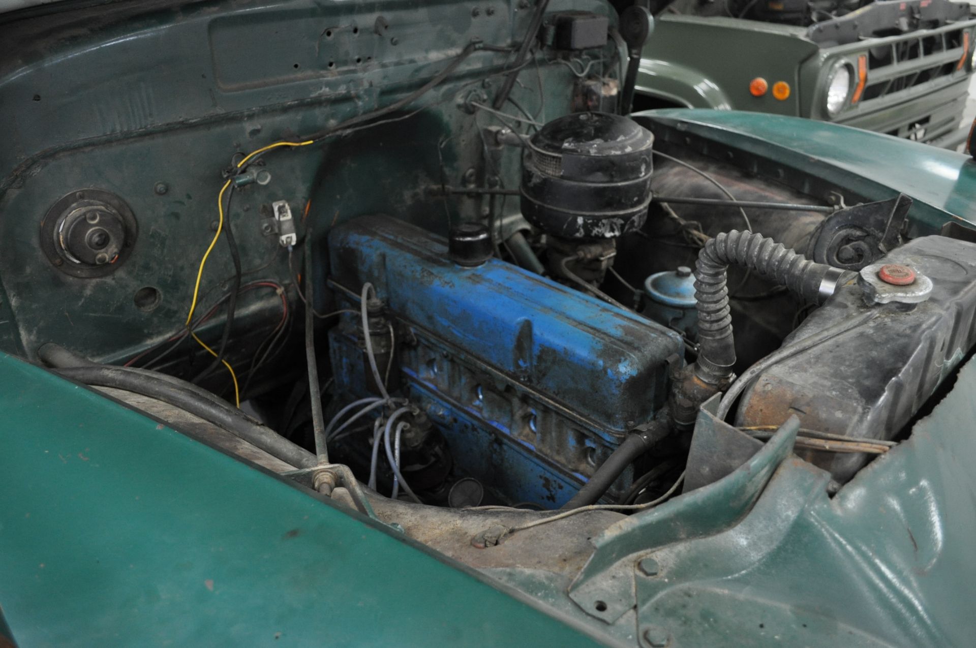 1947 Chevrolet Loadmaster truck, 8’ hyd dump bed, w/ 1962 Chevrolet 6 cylinder, 4+2 transmission - Image 13 of 14