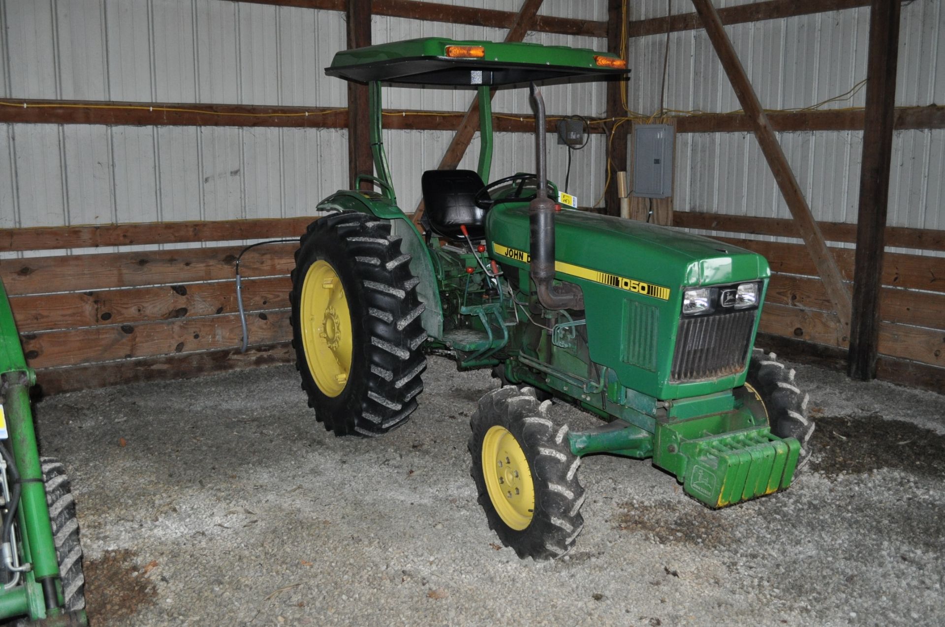 John Deere 1050 utility tractor, MFWD, 13.6-28 rear, 7-16 front bar tires, 3 pt, 540 pto, diesel - Image 2 of 12