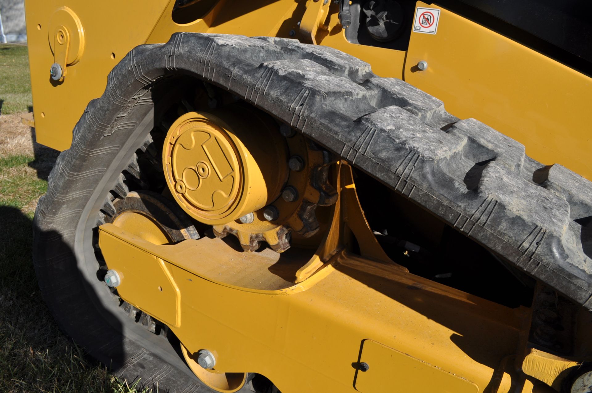 CAT 259D track skid loader, CHA, heated air ride seat, hyd detach bucket, ISO controls, 2-speed, - Image 5 of 16