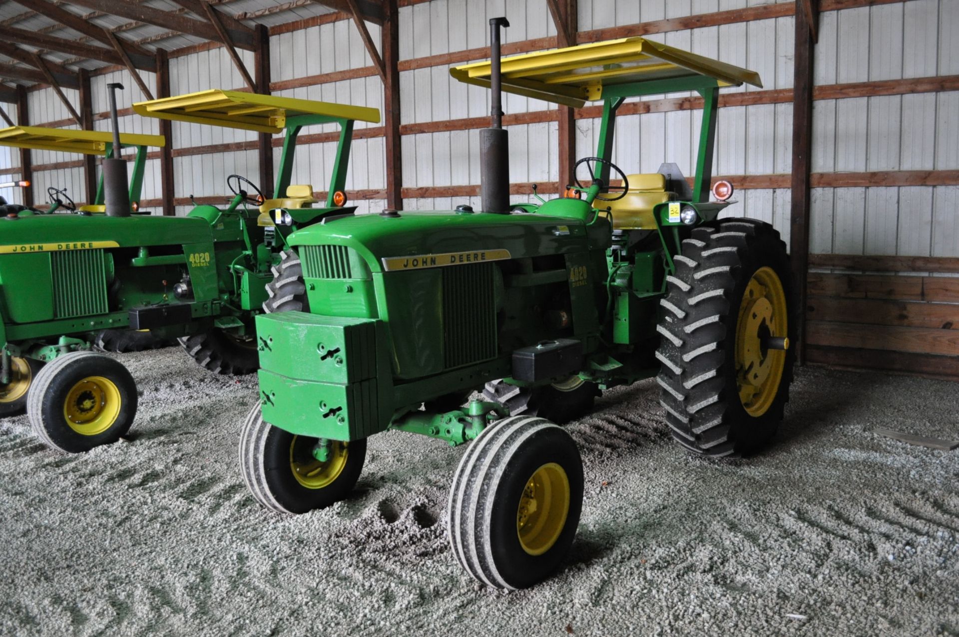 1971 John Deere 4020 tractor, diesel, new 16.9 R 38 rear, 11L-15 rear, 2 hyd remotes, 540/1000 pto