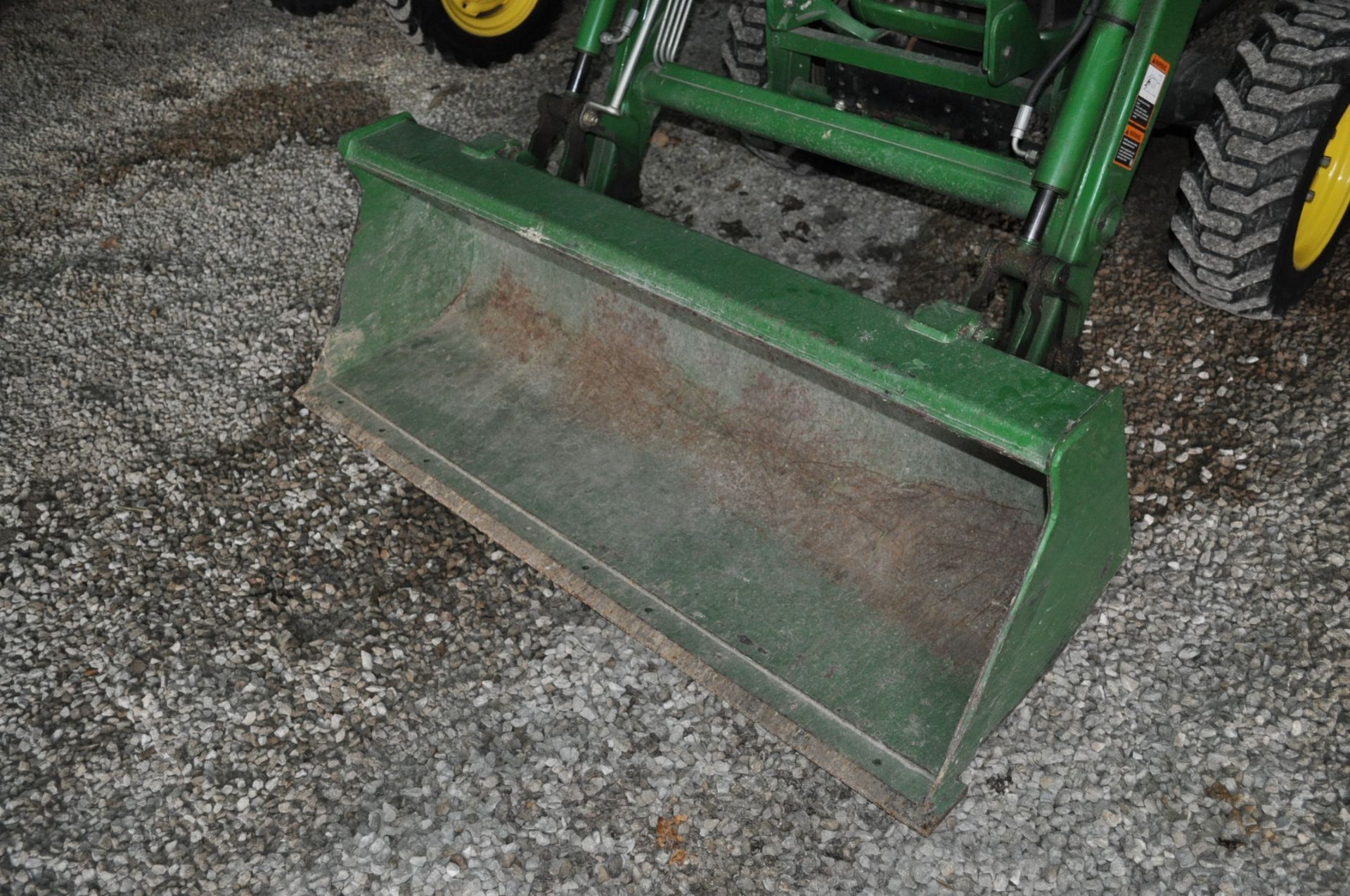 John Deere 300 CX Loader, fits 3520 or 3120 tractor - Image 3 of 5