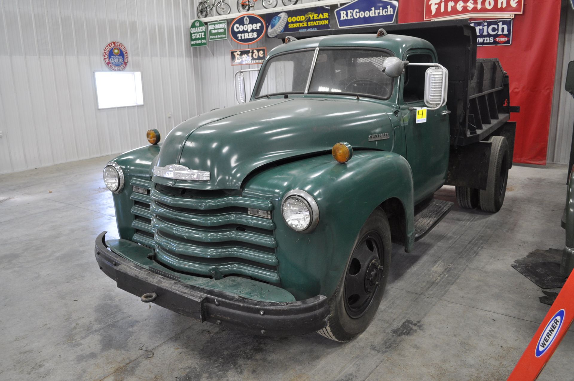 1947 Chevrolet Loadmaster truck, 8’ hyd dump bed, w/ 1962 Chevrolet 6 cylinder, 4+2 transmission