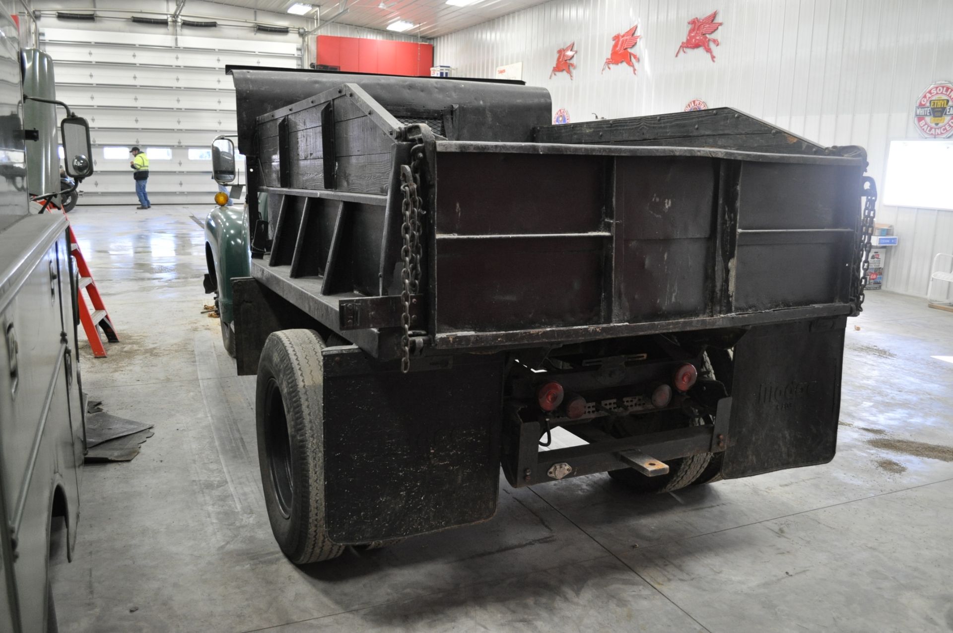 1947 Chevrolet Loadmaster truck, 8’ hyd dump bed, w/ 1962 Chevrolet 6 cylinder, 4+2 transmission - Image 3 of 14