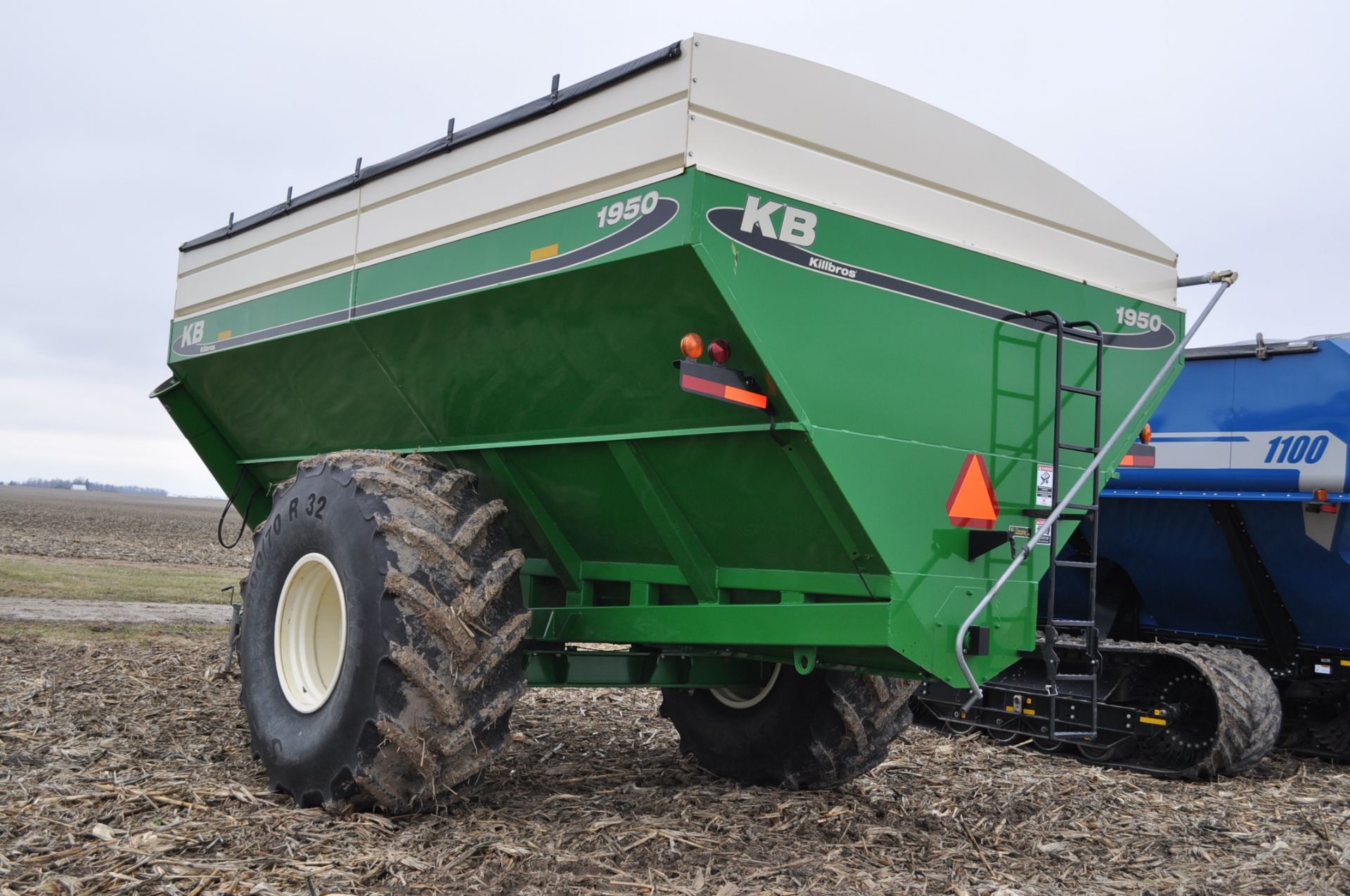 Killbros 1950 grain cart, w/scales, 900/70R32 tires - Image 4 of 11