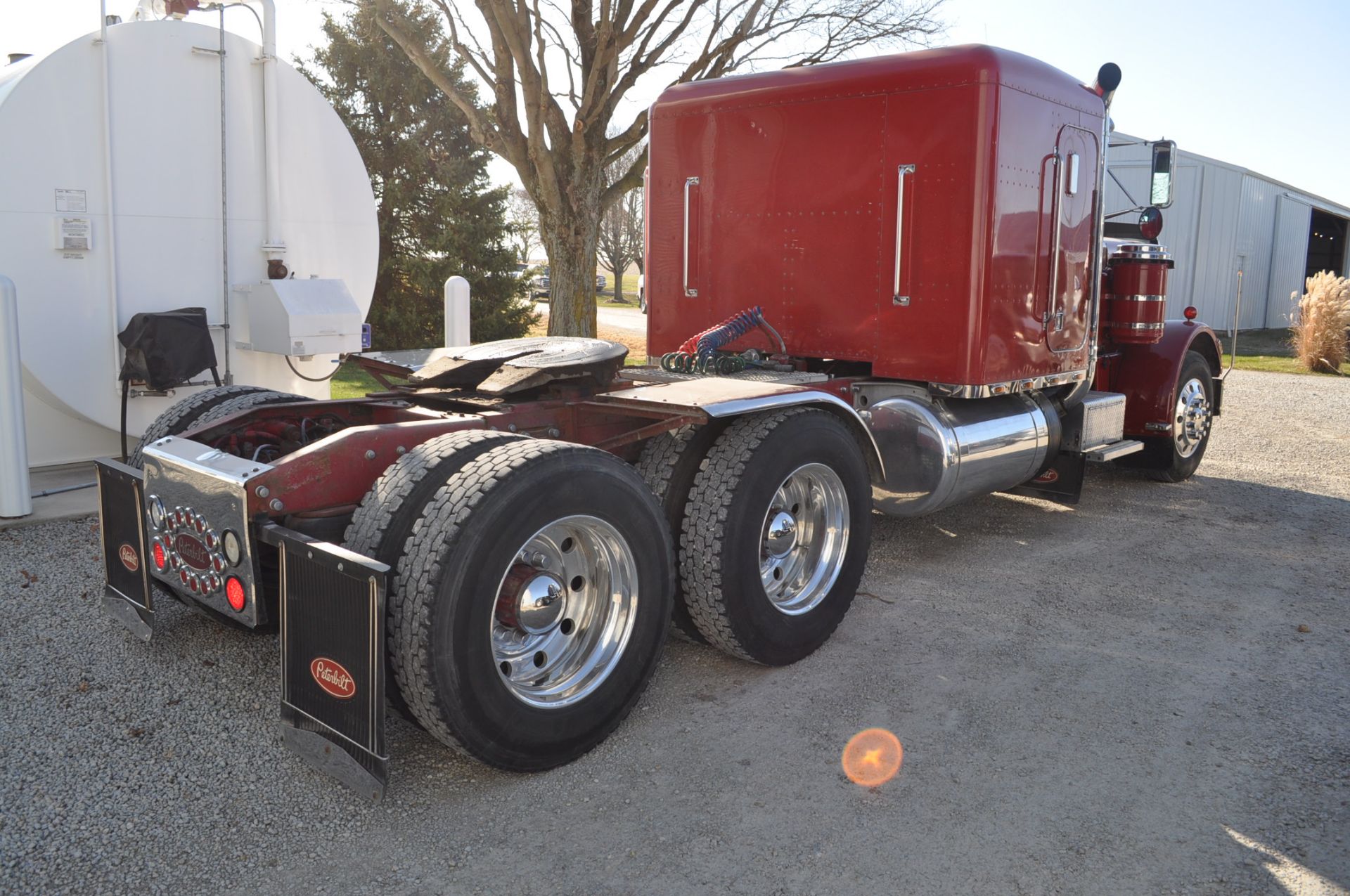 1983 Peterbilt 359 semi truck, 3406 CAT 15-spd, 242” WB, air ride, 60” flat sleeper, 11 R 24.5 tire - Image 3 of 17