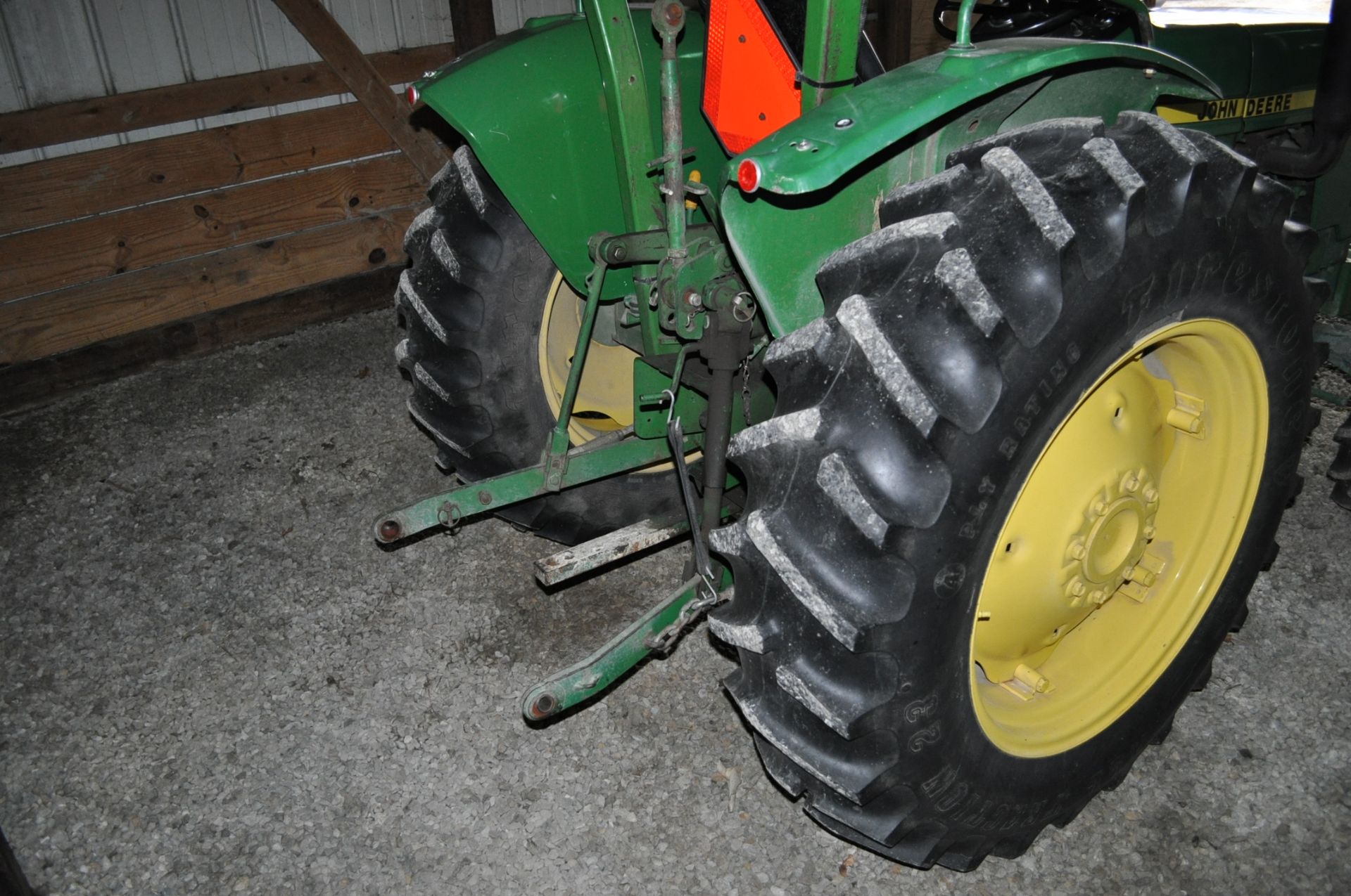 John Deere 1050 utility tractor, MFWD, 13.6-28 rear, 7-16 front bar tires, 3 pt, 540 pto, diesel - Image 7 of 12