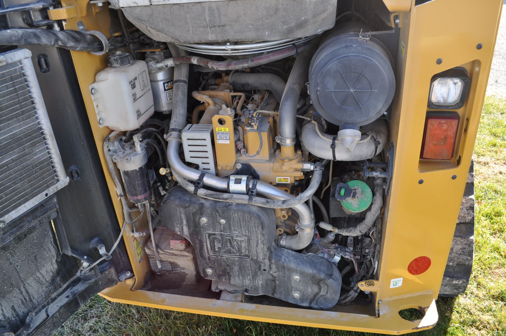 CAT 259D track skid loader, CHA, heated air ride seat, hyd detach bucket, ISO controls, 2-speed, - Image 7 of 16