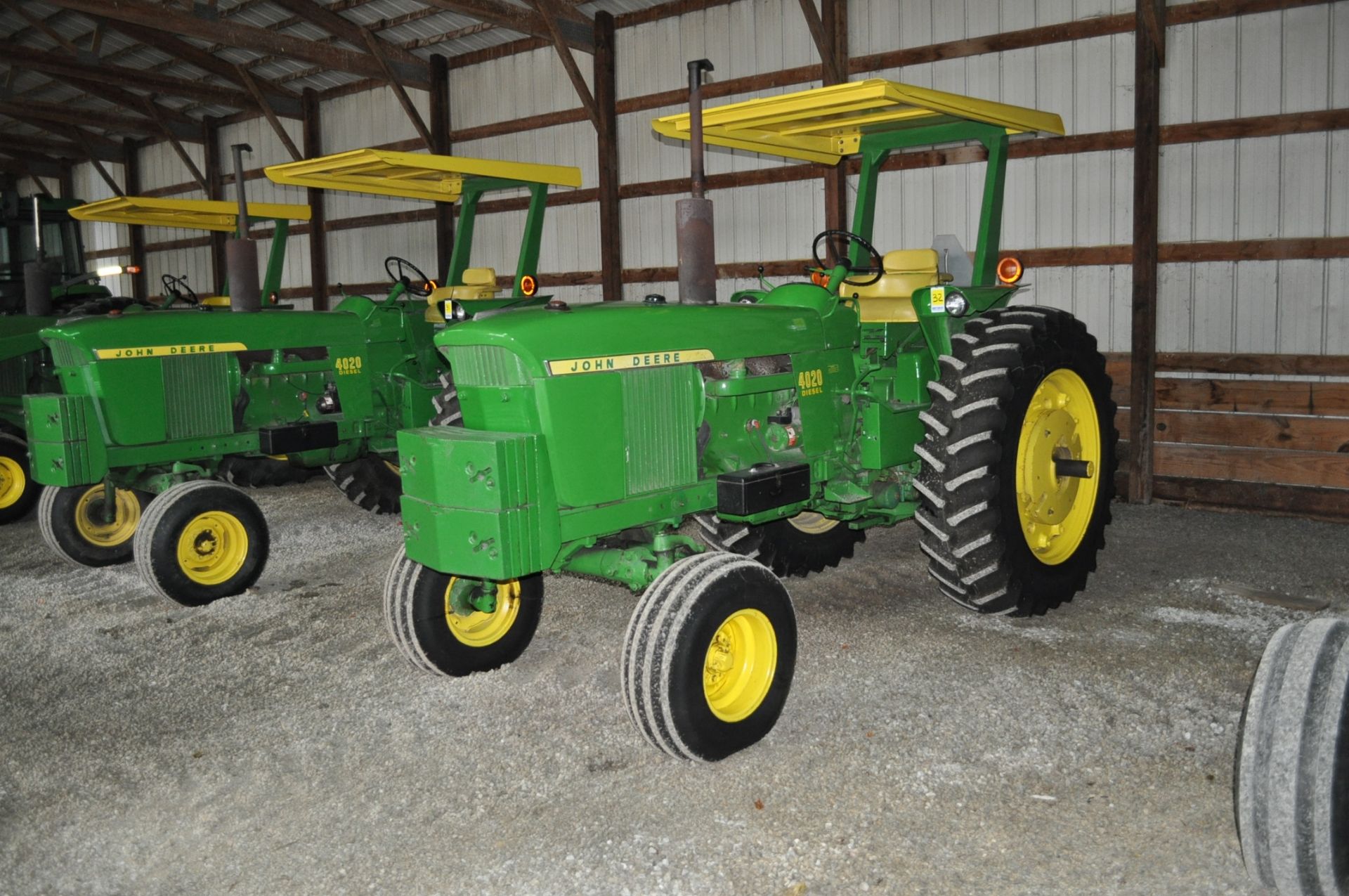 1971 John Deere 4020 tractor, diesel, new 16.9 R 38 rear, 11L-15 rear, 2 hyd remotes, 540/1000 pto - Image 2 of 19