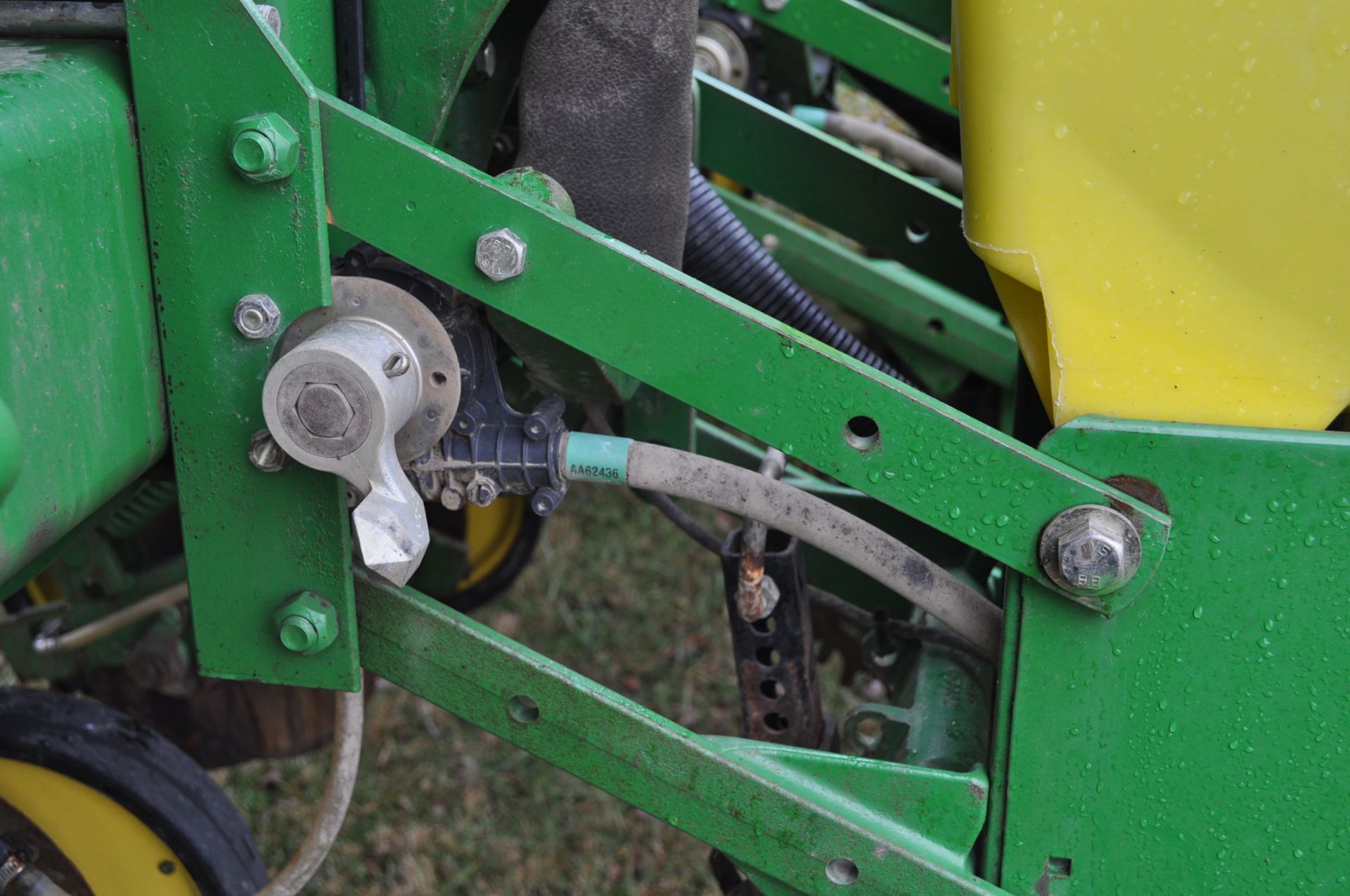 John Deere 1770 NT 16 Row Corn Planter. 30” rows, row boxes, pneumatic down pressure, - Image 18 of 20