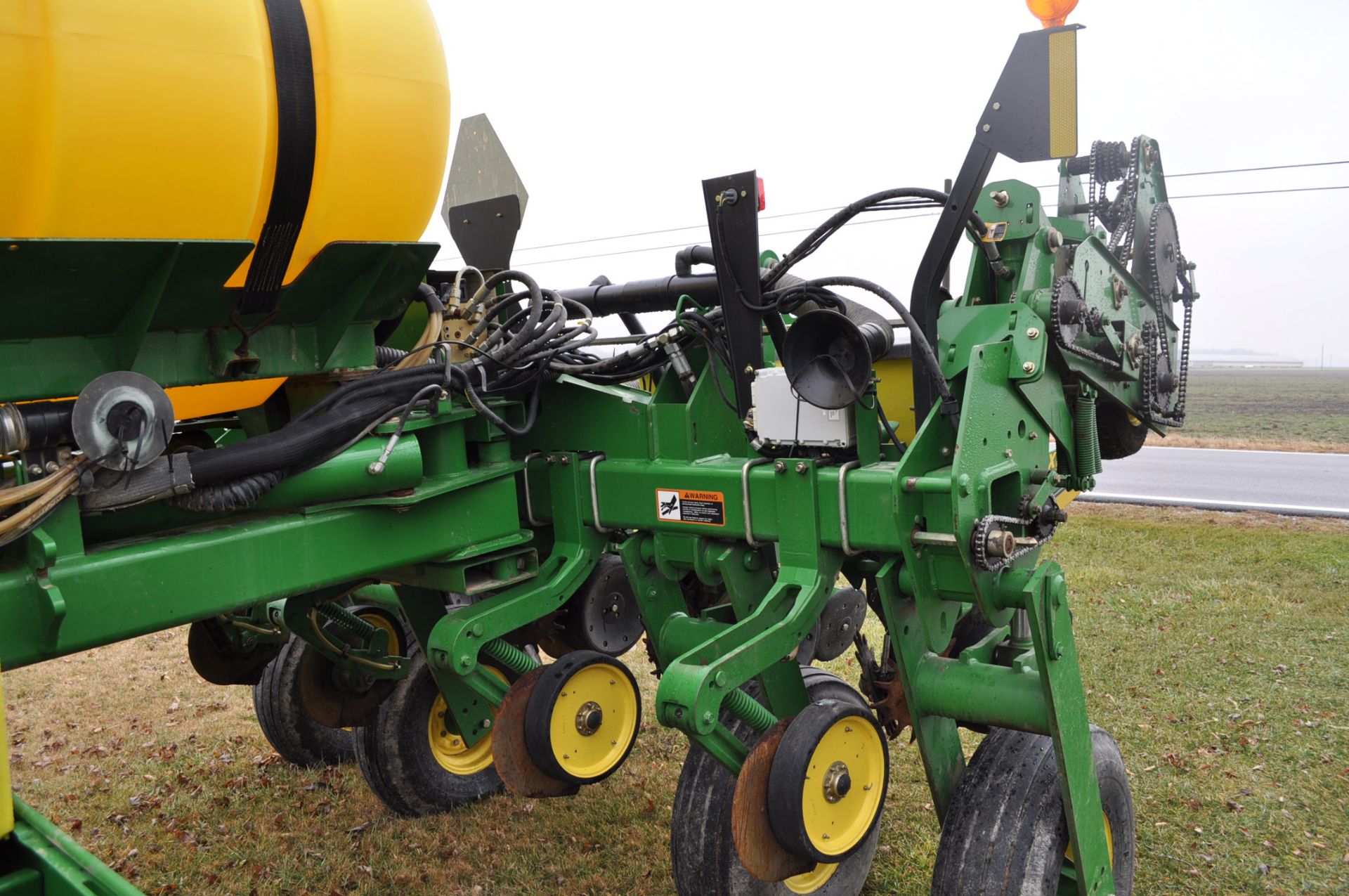 John Deere 1770 NT 16 Row Corn Planter. 30” rows, row boxes, pneumatic down pressure, - Image 13 of 20