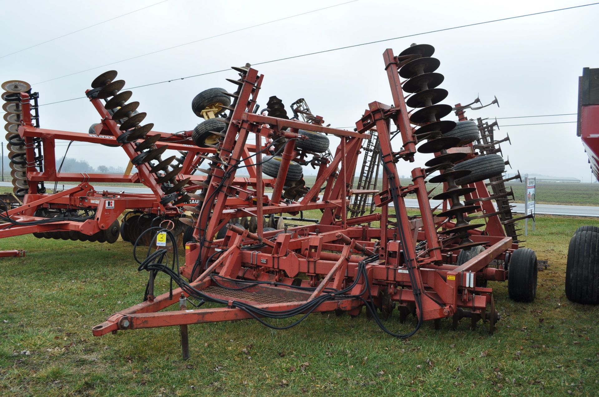 31’ Sunflower 6430 Land Finisher, 7” shank spacing, front disc gang, 5 bar