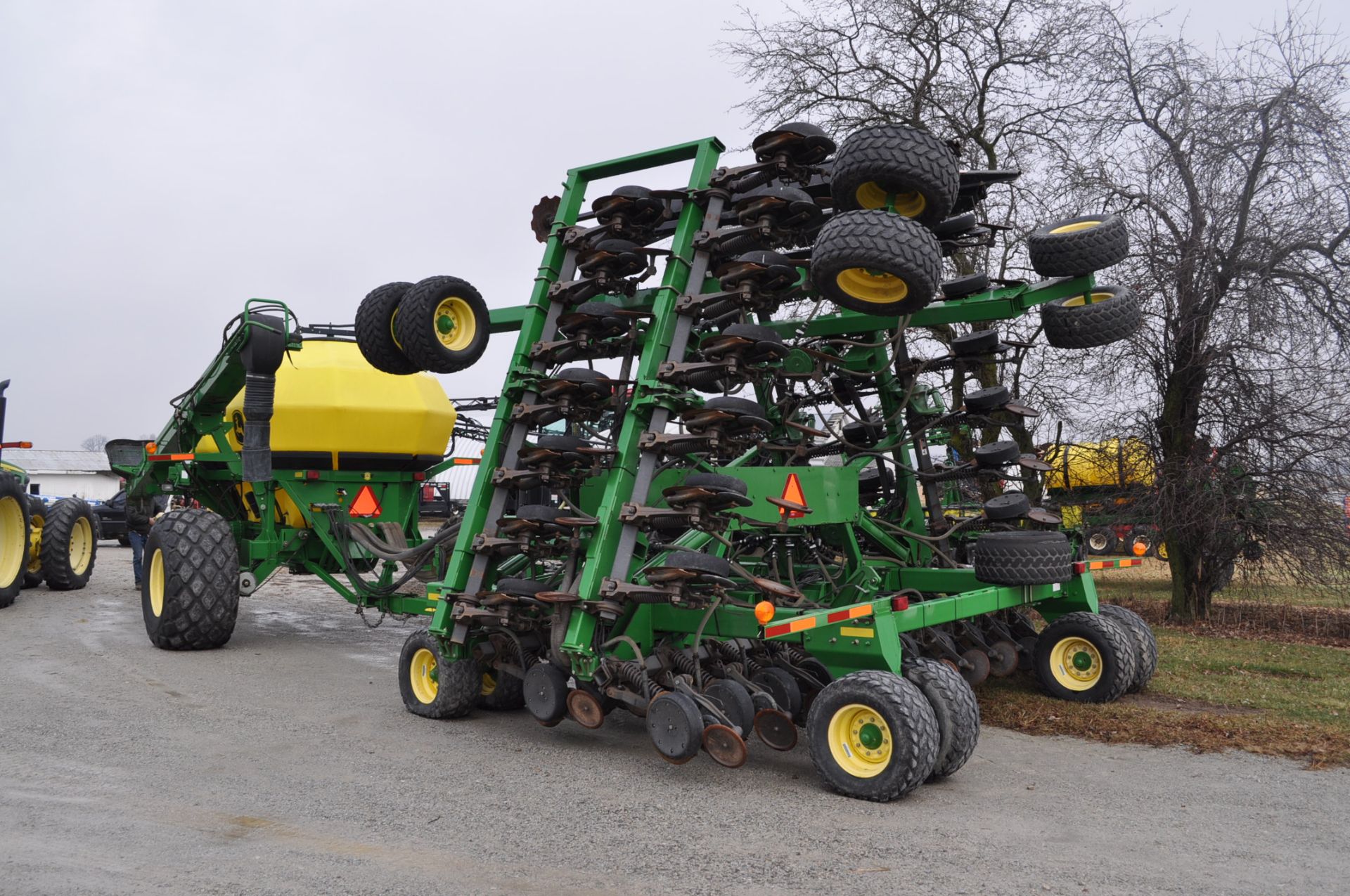 John Deere 1890 40’ Air drill, Haukaas side arm markers, 7.5” spacing, blockage sensors on every row - Image 6 of 34