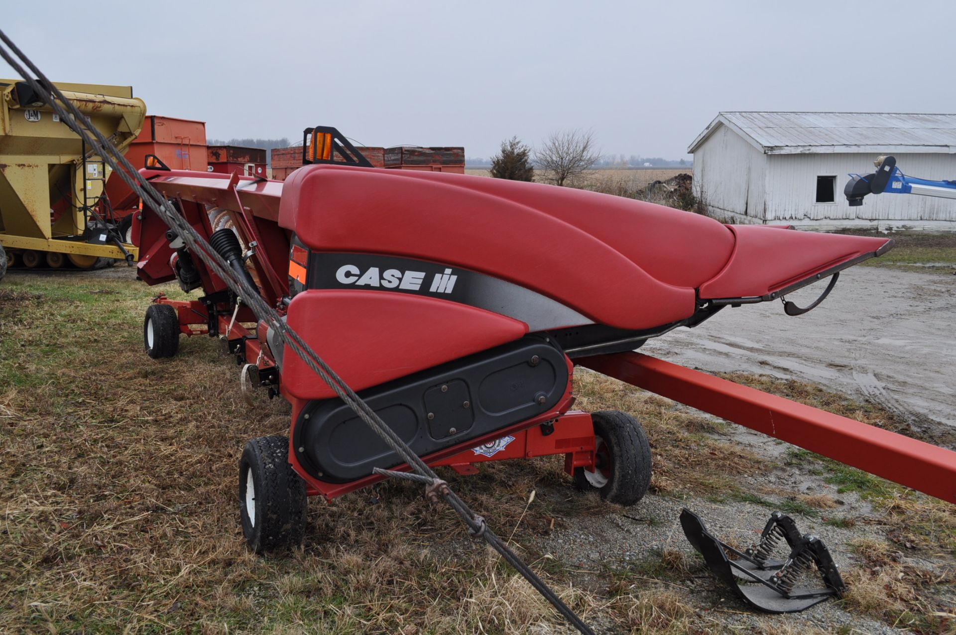 CASE IH 2208 Poly Corn Head, 8 rows x 30”, hyd deck plates, knife rolls, poly, 3 header height - Image 4 of 16