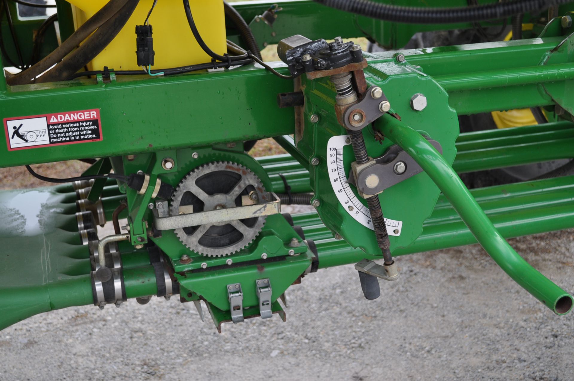 John Deere 1890 40’ Air drill, Haukaas side arm markers, 7.5” spacing, blockage sensors on every row - Image 23 of 34