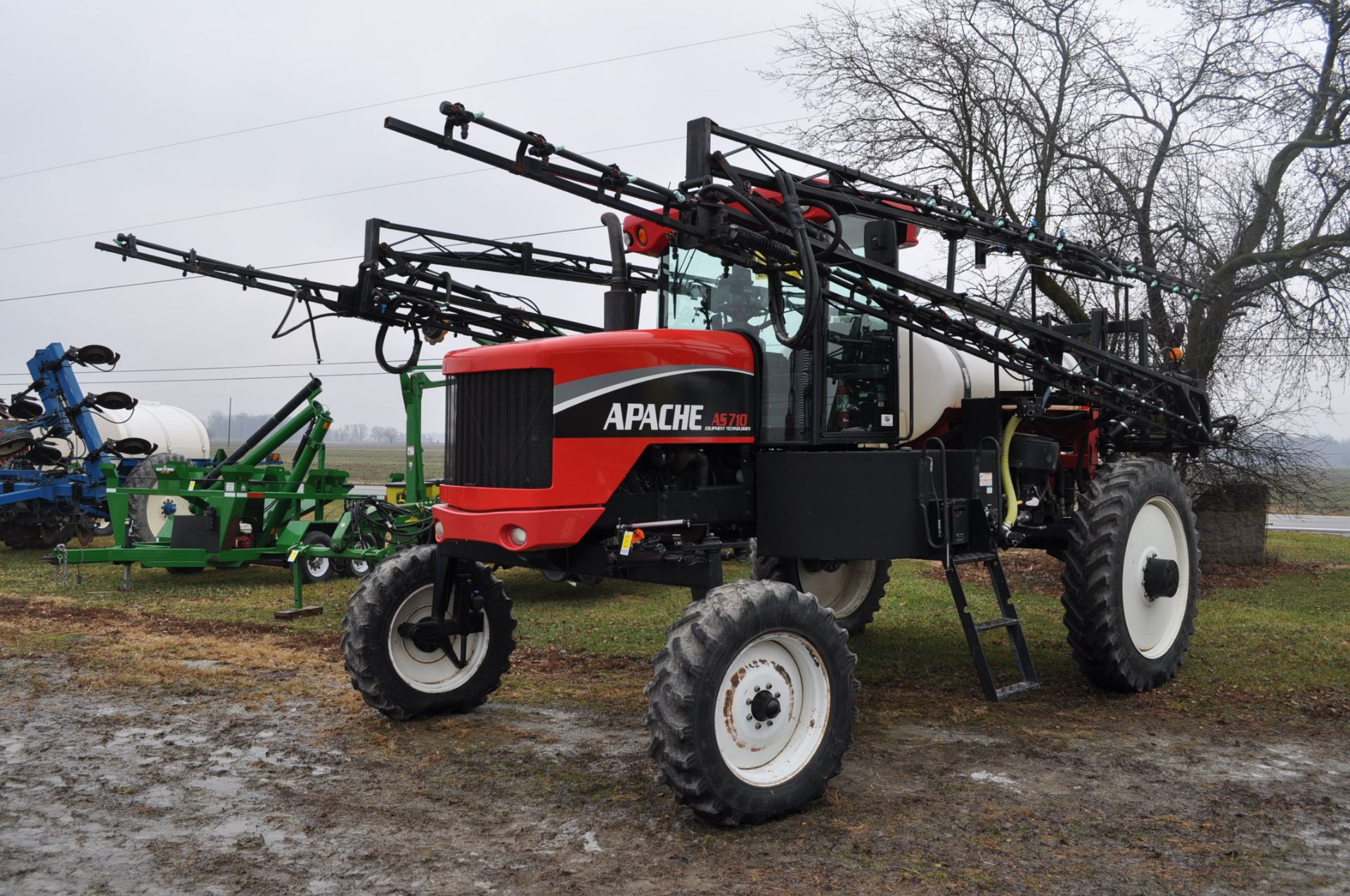 2007 Apache AS710 Sprayer. 90’ Boom, 750 gal. poly tank, 380/90 R46 Rear tires, 12.4 R28 front tire