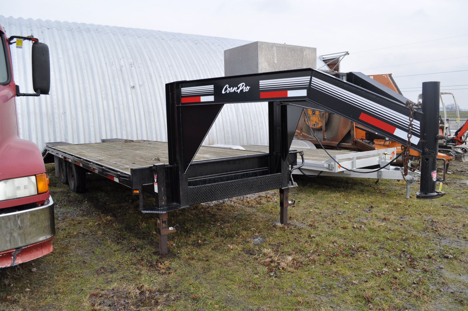 2009 20'+5" Corn Pro Gooseneck Trailer, wedge ramps, 102” wide, front storage compartment - Image 2 of 6