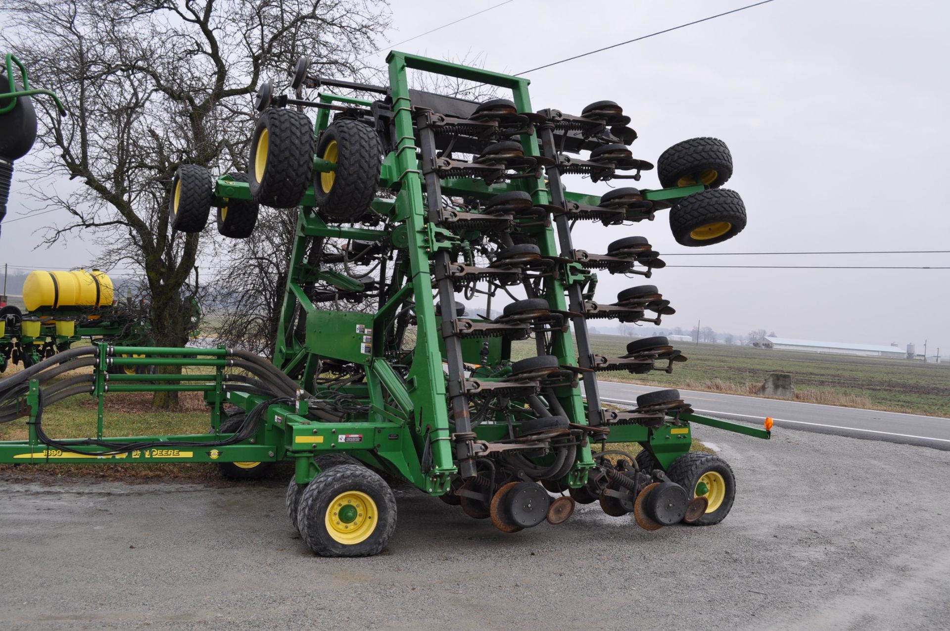 John Deere 1890 40’ Air drill, Haukaas side arm markers, 7.5” spacing, blockage sensors on every row - Image 5 of 34