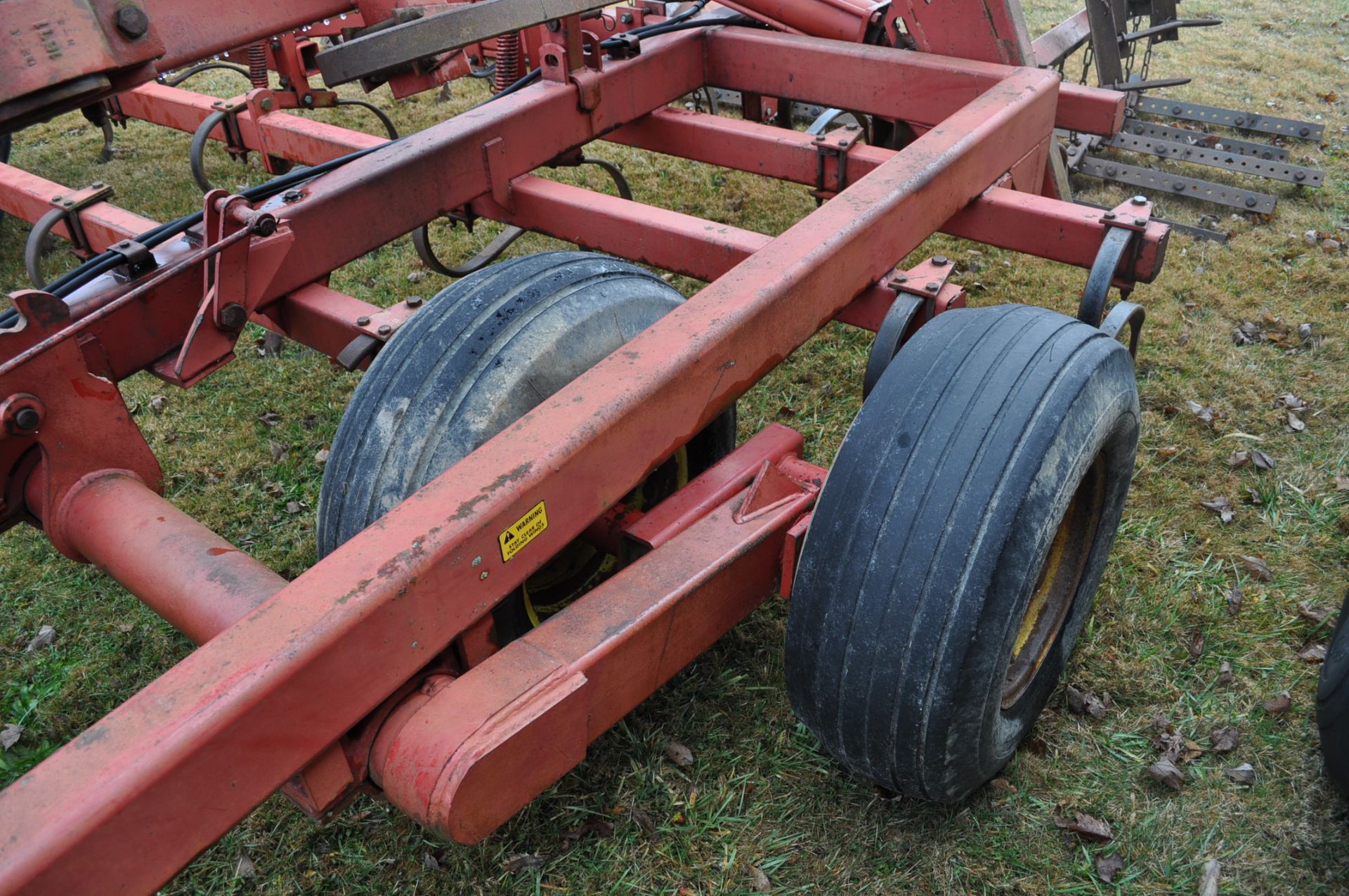 31’ Sunflower 6430 Land Finisher, 7” shank spacing, front disc gang, 5 bar - Image 7 of 12