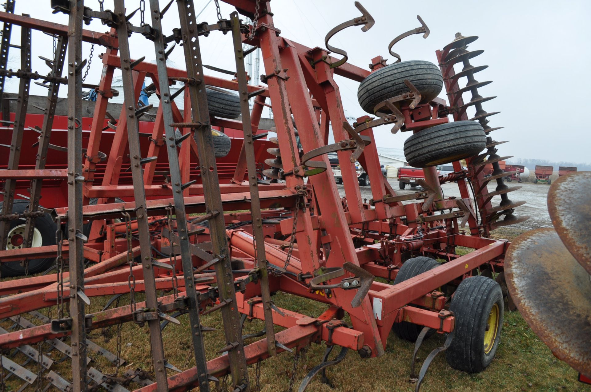 31’ Sunflower 6430 Land Finisher, 7” shank spacing, front disc gang, 5 bar - Image 11 of 12