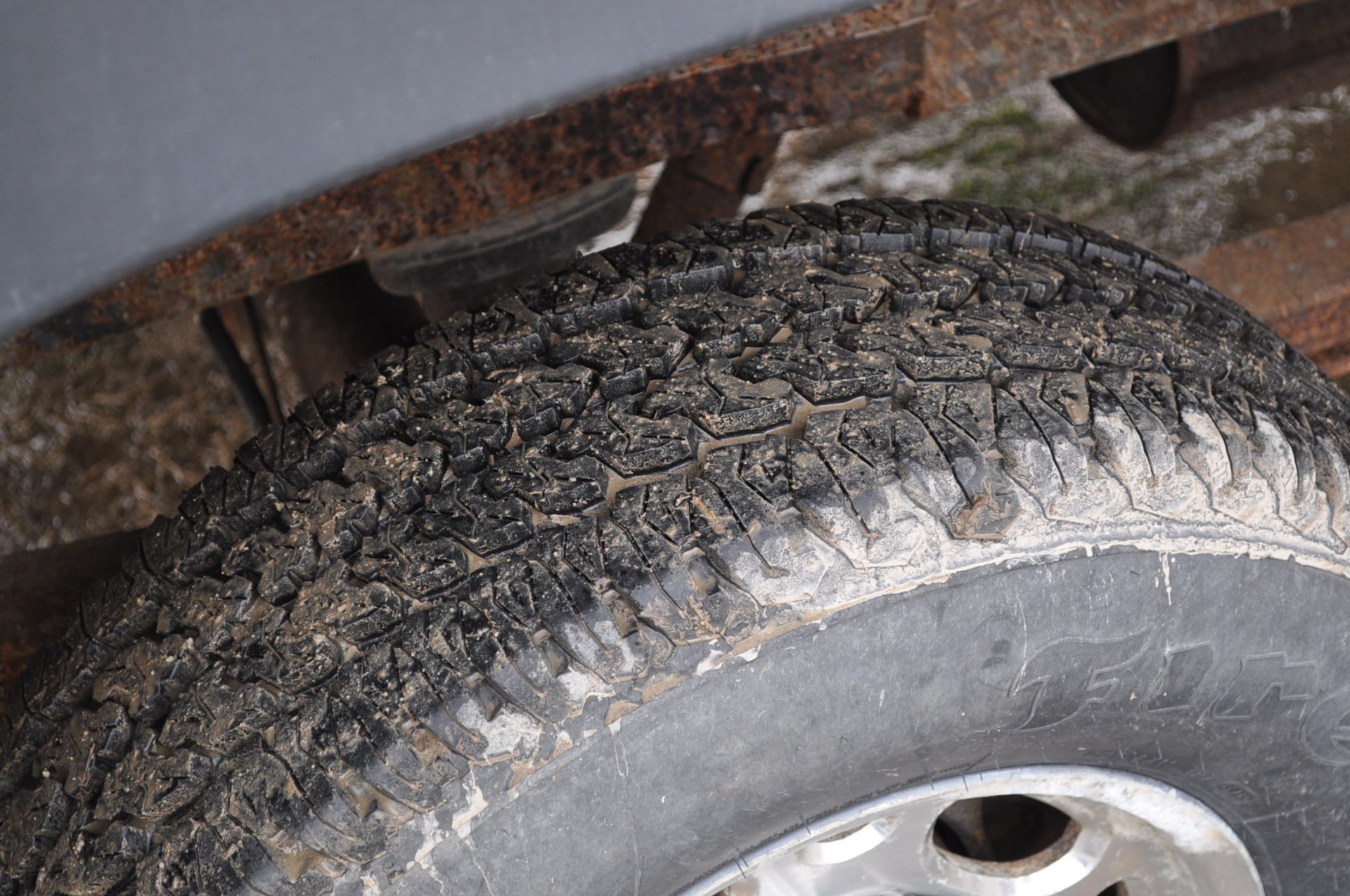 2002 Chevy 2500 HD LS Pickup Truck, ***BAD BRAKE LINE, NO BRAKES*** Black, extended cab - Image 7 of 19