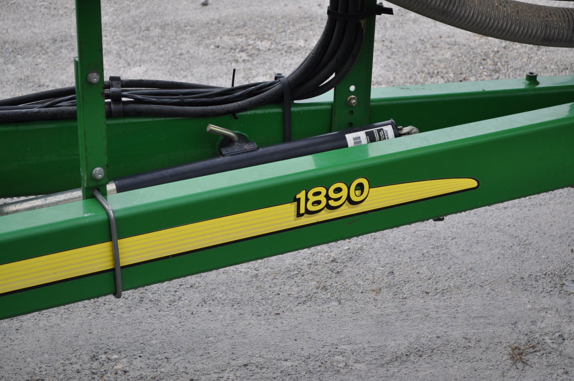 John Deere 1890 40’ Air drill, Haukaas side arm markers, 7.5” spacing, blockage sensors on every row - Image 12 of 34