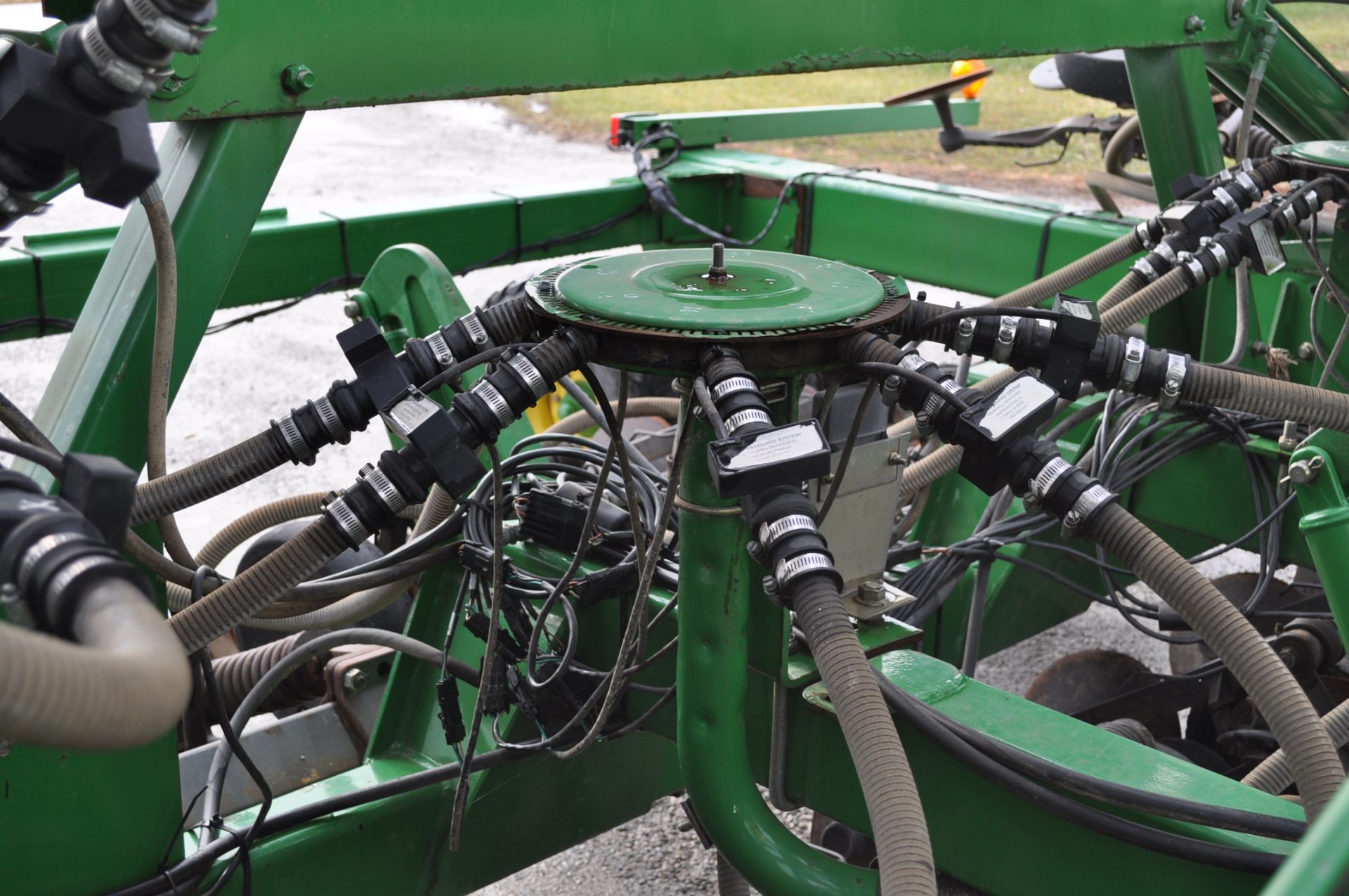 John Deere 1890 40’ Air drill, Haukaas side arm markers, 7.5” spacing, blockage sensors on every row - Image 14 of 34