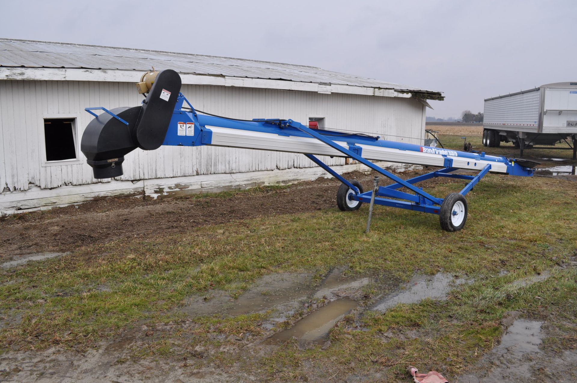 35’ Brandt Grain Belt 1535TD. EZ Track, 3 phase 10 hp motor, hand crank raise and lower, SN 95190 - Image 3 of 5