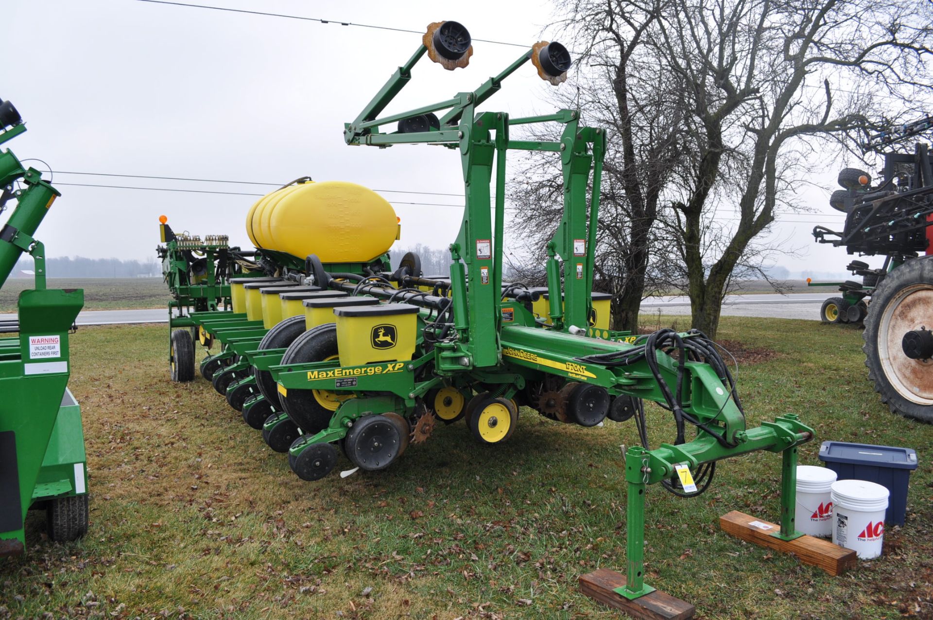 John Deere 1770 NT 16 Row Corn Planter. 30” rows, row boxes, pneumatic down pressure, - Image 4 of 20