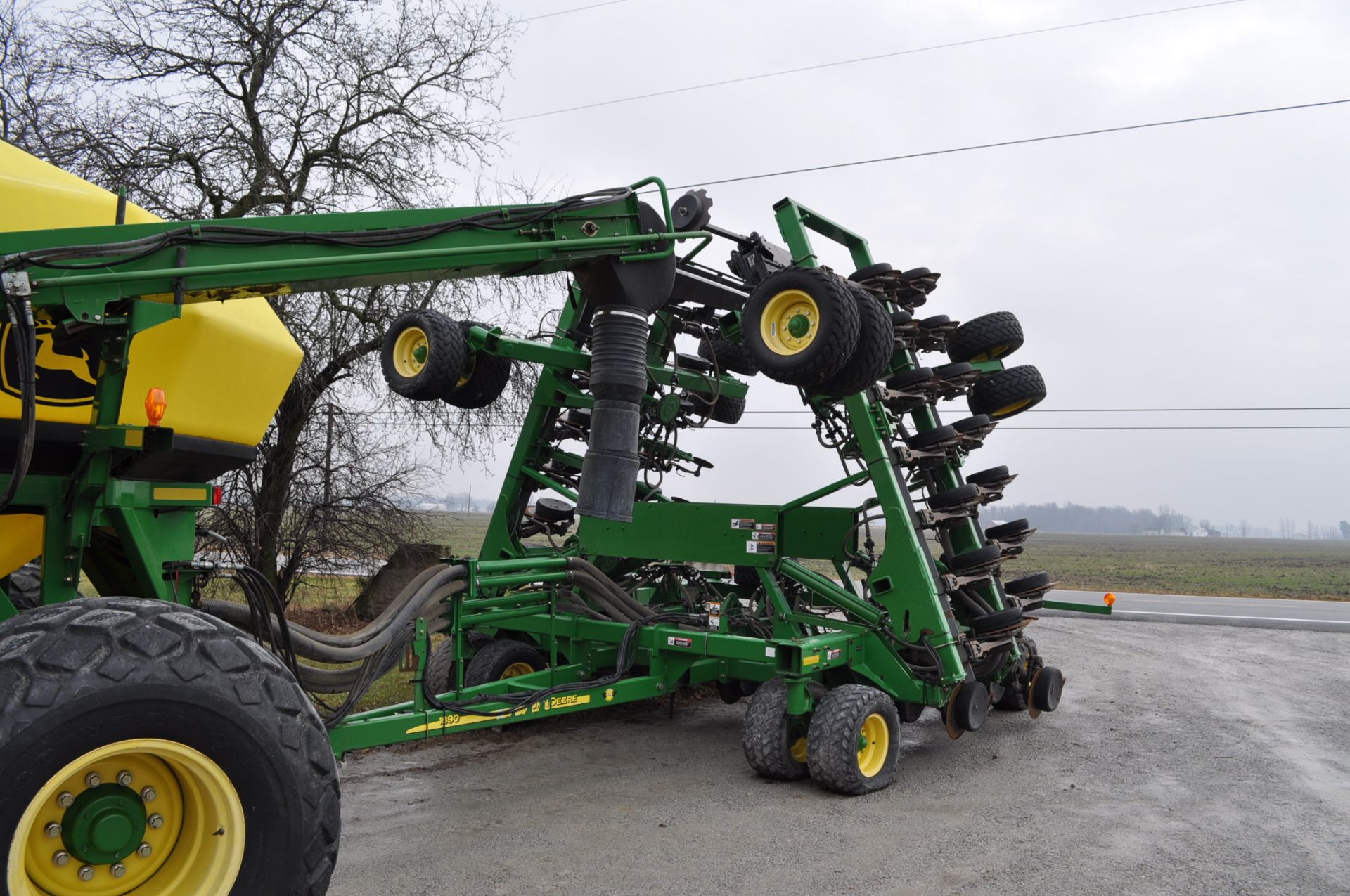 John Deere 1890 40’ Air drill, Haukaas side arm markers, 7.5” spacing, blockage sensors on every row - Image 4 of 34