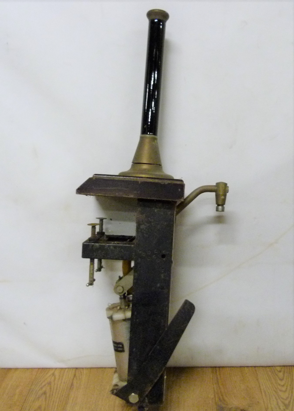 Real ale bar pump, 87cm high.