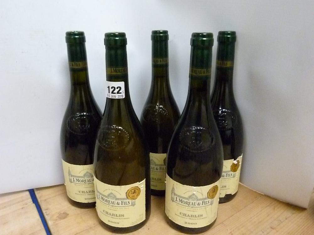 Burgundy white wine: J. Moreau & Fils Chablis 2000, five 750ml bottles. (5).