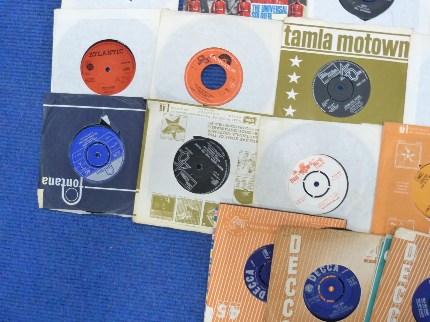60+ MAINLY 1960'S SINGLES - MANY IN COMPANY SLEEVES. INCLUDING THE WHO, ROLLING STONES AND THE - Image 7 of 11