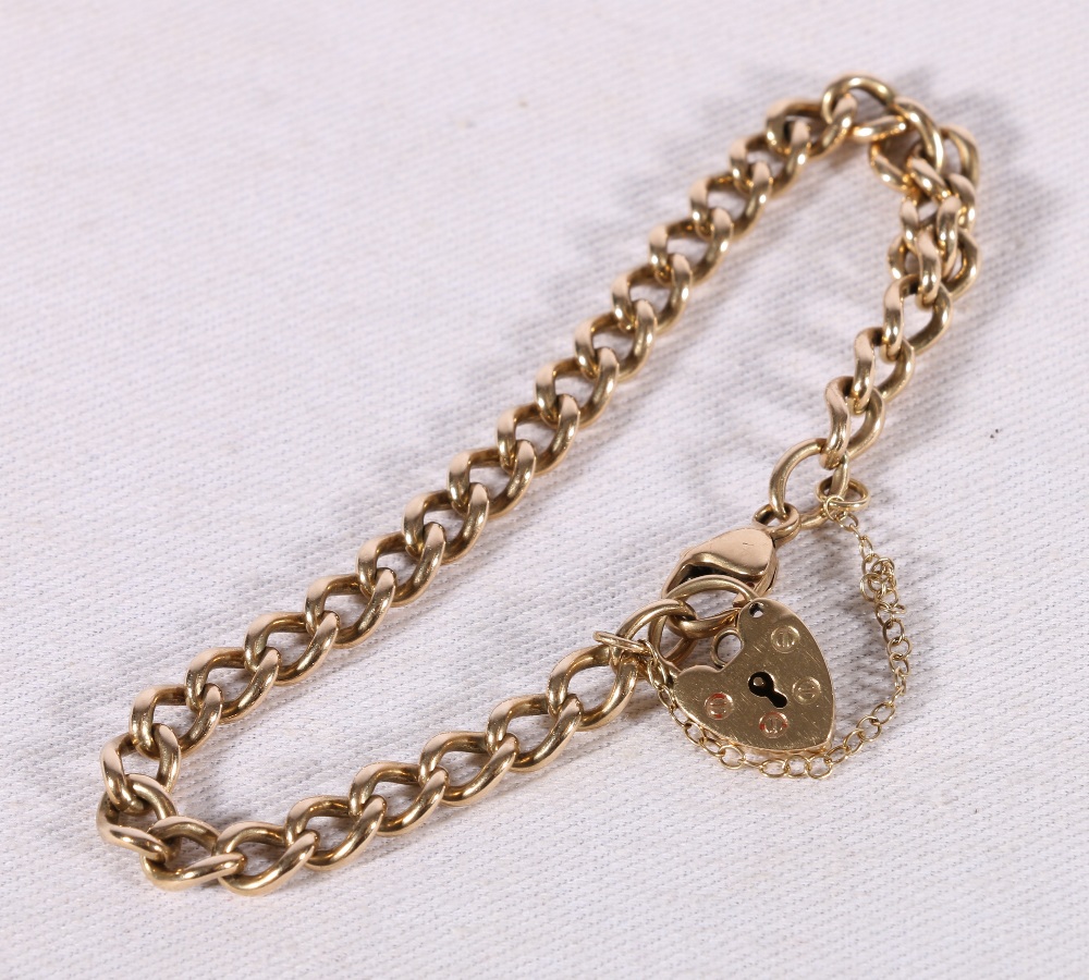 9ct yellow gold gate link bracelet with heart lock closure, 13.9g.
