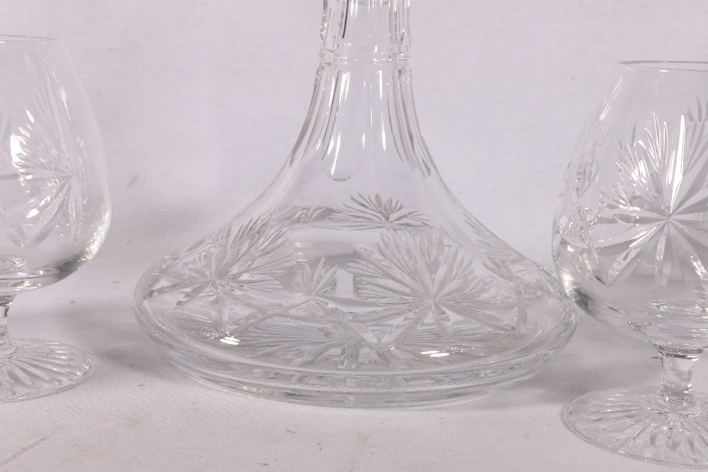 Cut crystal ship's style decanter and four brandy glasses with fern decoration - Image 3 of 4