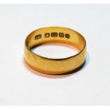 22ct gold band ring, size V, 5.7g.