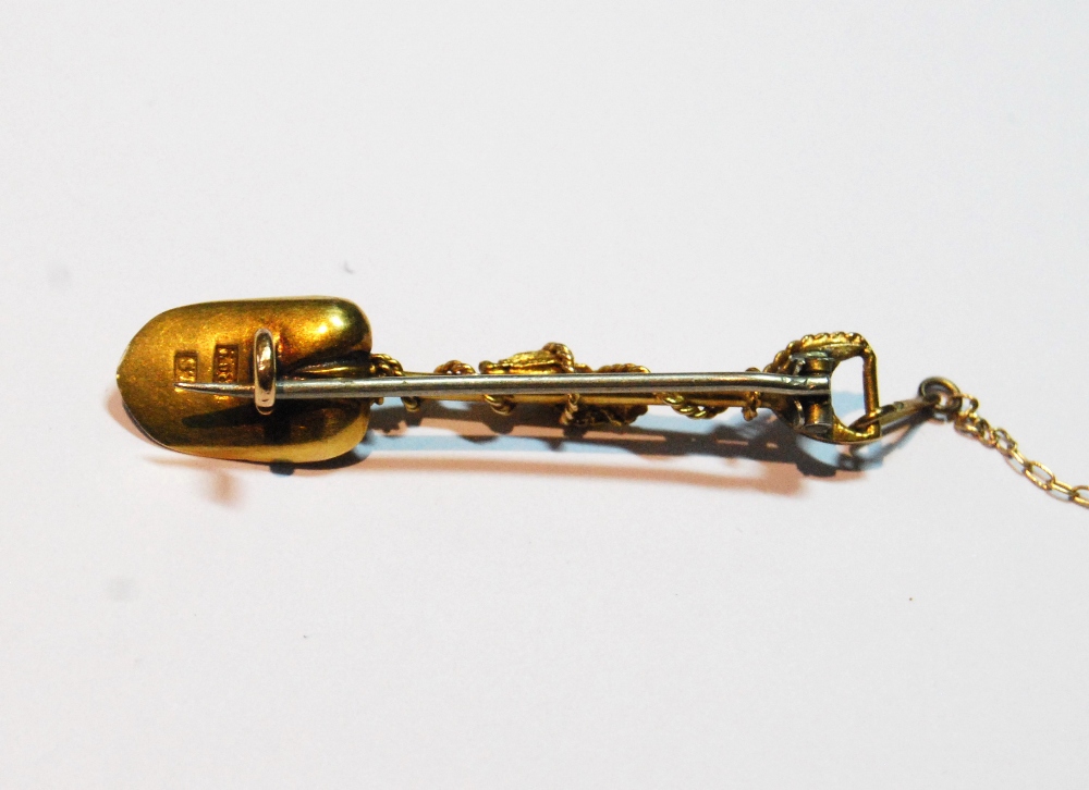 Gold digger's sweetheart brooch, modelled as a shovel with rope and gold nuggets, '18ct' 4.6g. - Image 2 of 2