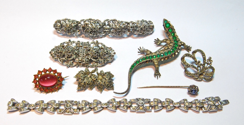 Paste brooch modelled as a lizard, in silver, and seven similar items. (8)