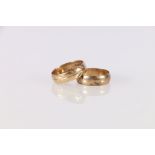Two 9ct gold wedding band rings, 5.85g