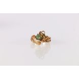 Chinese 14kt gold ring in the form of a dragon chasing a jade "pearl", 5.4g