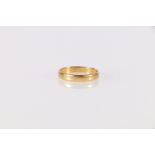 18ct gold plain wedding band 2.84g