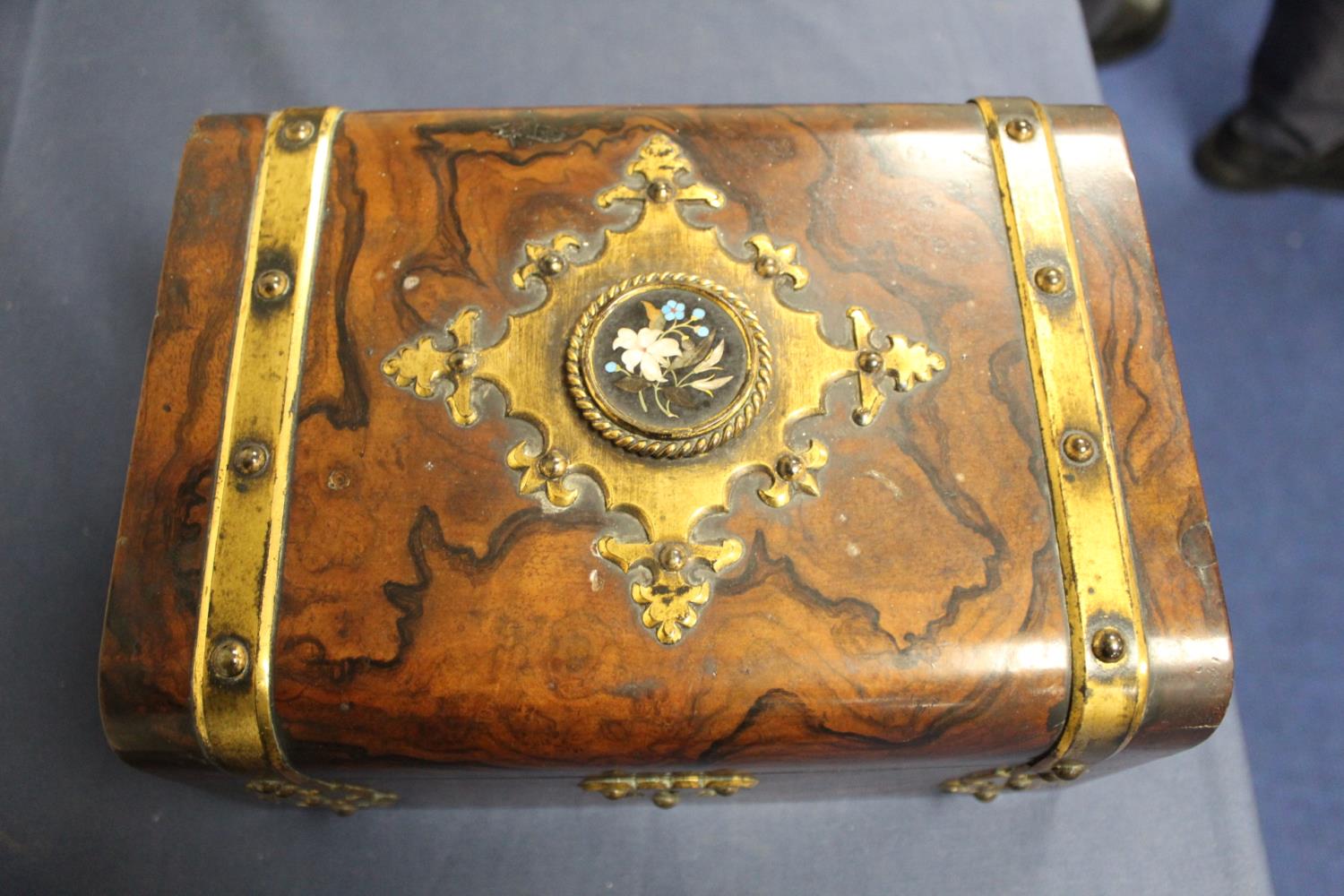 Victorian burr walnut jewellery box with additional scumbled detailing, Pietra Dura floral roundel - Image 14 of 22