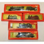 Five Triang Hornby OO gauge model railway locomotives including 0-4-0 locomotive 27 green, R52 0-6-0