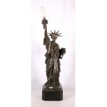 Metal table light in the form of the statue of liberty, 68cm tall