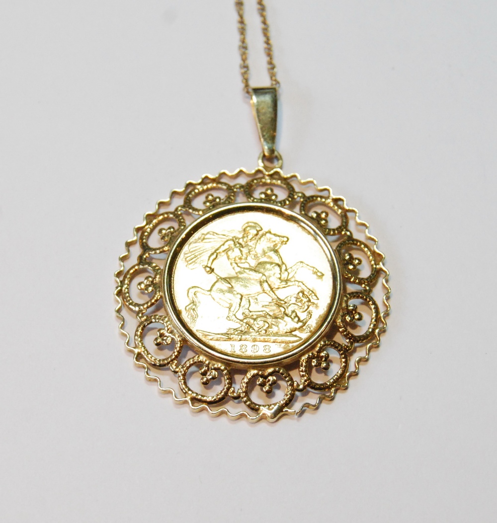 Sovereign, 1898, 9ct gold detachable mount with necklet, 11.8g.