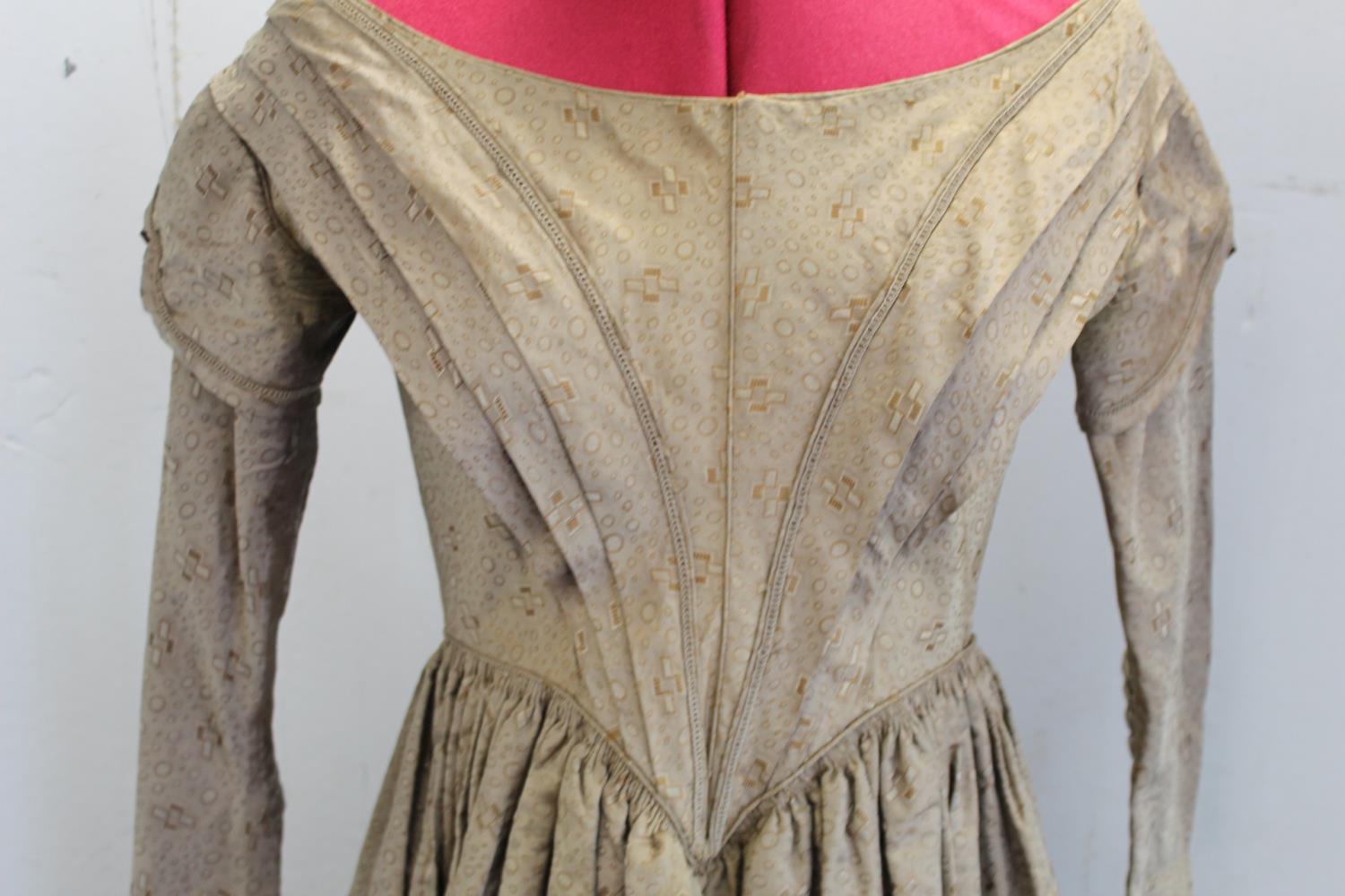 Victorian lady's brown silk damask dress with wide neck, V shaped pleated bodice with slim capped - Image 2 of 11