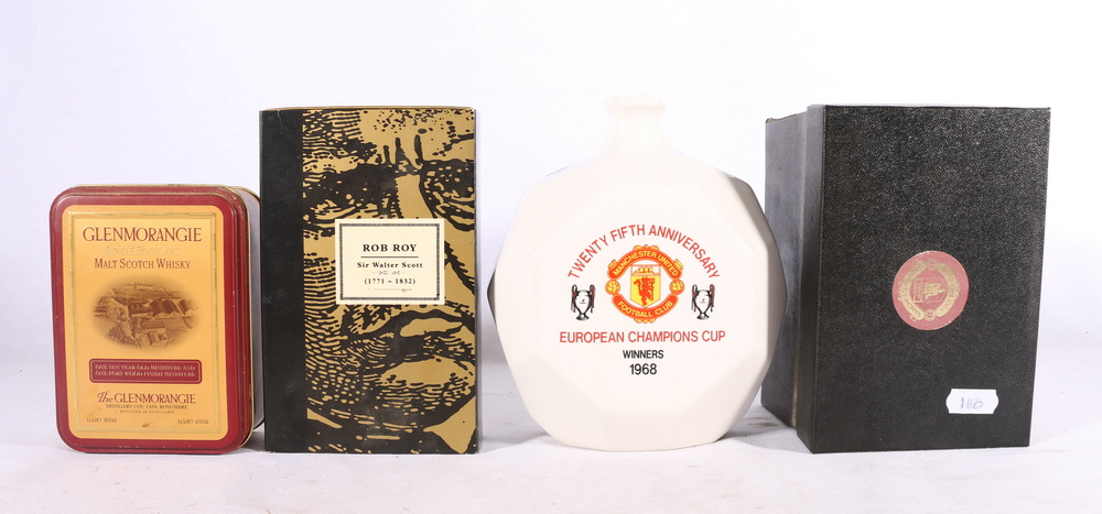 Manchester United European Champions Cup Winners 1968 commemorative decanter containing 25 year